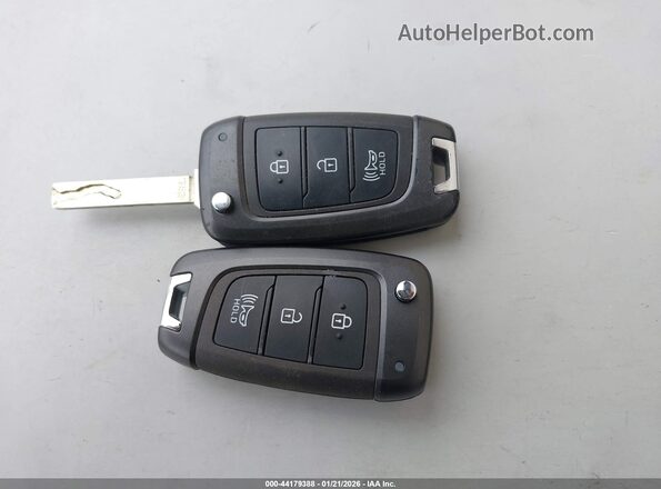 KMHRC8A30NU200152 2022 HYUNDAI VENUE Красный Вид панели приборов