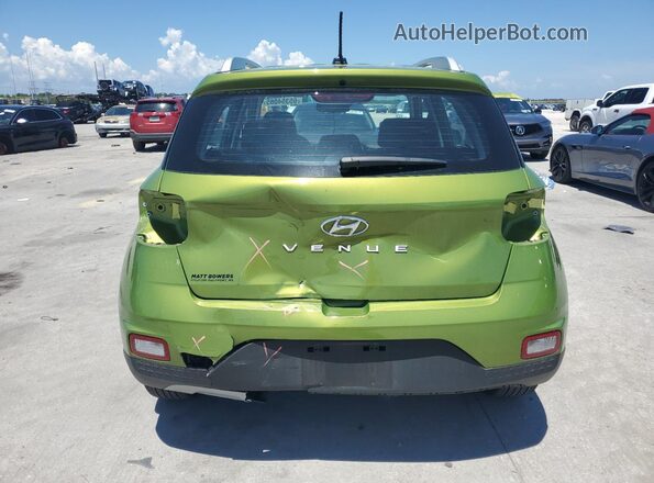 KMHRC8A31RU331984 2024 HYUNDAI VENUE Зеленый Вид сзади