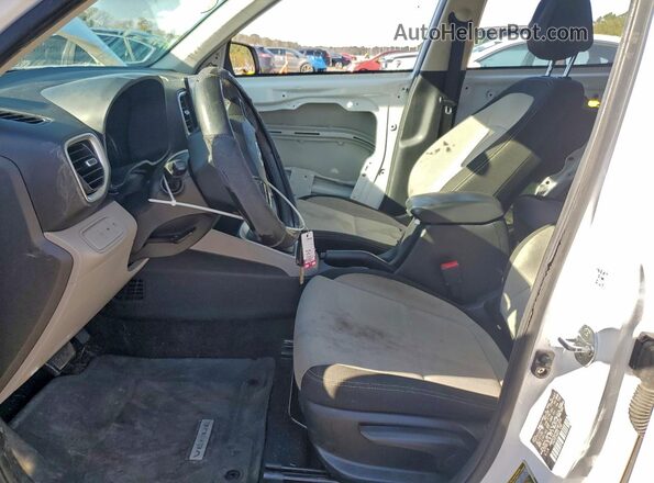 KMHRC8A34MU081939 2021 HYUNDAI VENUE White Widok wnętrza z przodu