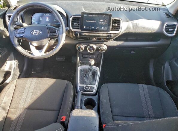 KMHRC8A34PU256615 2023 HYUNDAI VENUE Зеленый Вид панели приборов