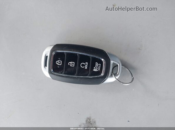 KMHRC8A34RU329565 2024 HYUNDAI VENUE Silver Widok deski rozdzielczej