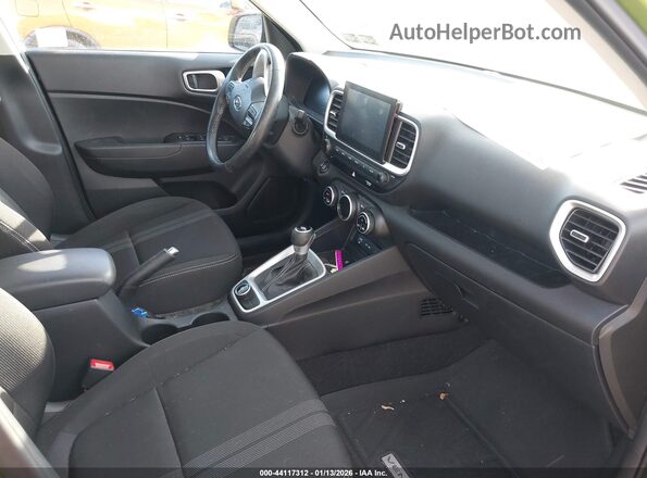 KMHRC8A34RU336905 2024 HYUNDAI VENUE Зеленый Вид салона спереди