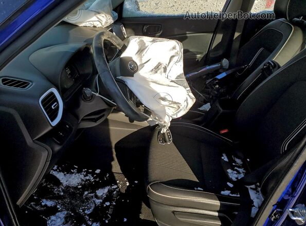 KMHRC8A39PU278609 2023 HYUNDAI VENUE Синий Вид салона спереди