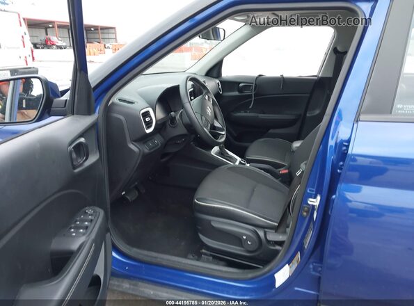 KMHRC8A39RU341470 2024 HYUNDAI VENUE Синий Вид салона спереди