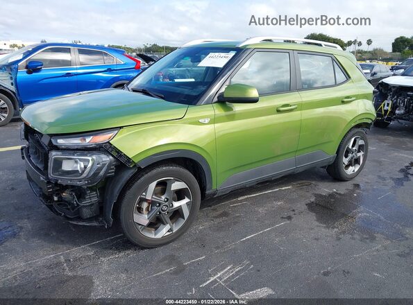 KMHRC8A3XPU229581 2023 HYUNDAI VENUE Зеленый Передняя левая четверть