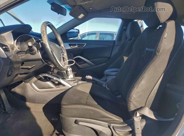 KMHTC6AD1HU311381 2017 HYUNDAI VELOSTER Серебряный Вид салона спереди