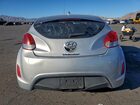 2017 Hyundai Veloster Серебряный vin: KMHTC6AD1HU311381