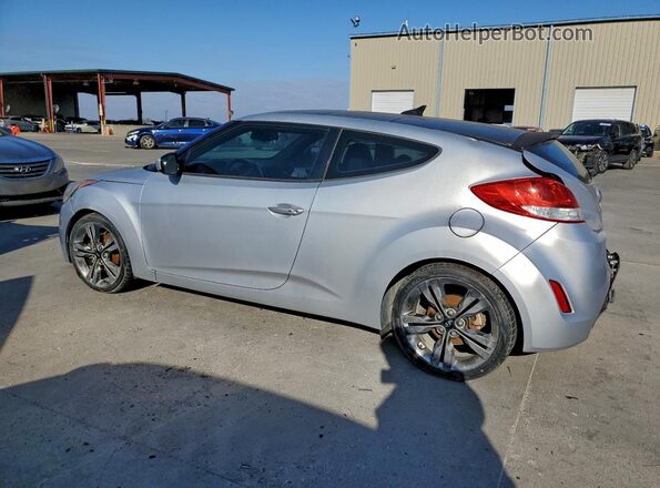 KMHTC6AD2HU322552 2017 HYUNDAI VELOSTER Серебряный Задняя левая четверть