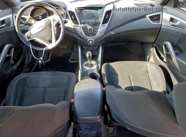 KMHTC6AD2HU322552 2017 HYUNDAI VELOSTER Серебряный Вид панели приборов