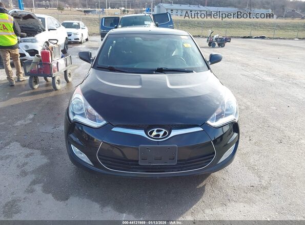 KMHTC6AD7HU324135 2017 HYUNDAI VELOSTER Черный Вид задней части салона