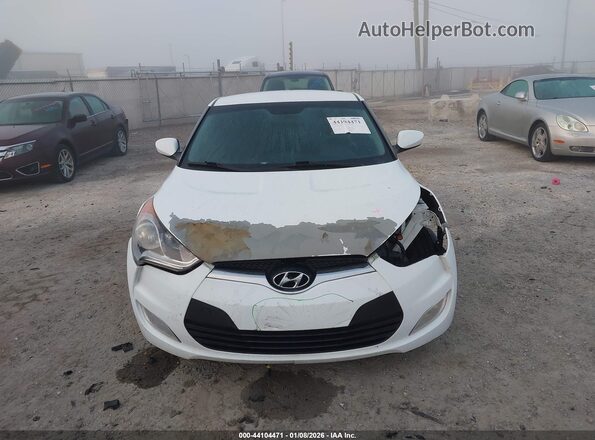 KMHTC6AD8HU309515 2017 HYUNDAI VELOSTER Белый Вид задней части салона