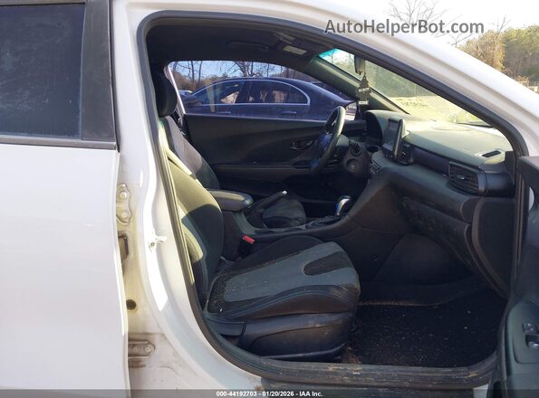 KMHTG6AF9KU009057 2019 HYUNDAI VELOSTER Белый Вид салона спереди