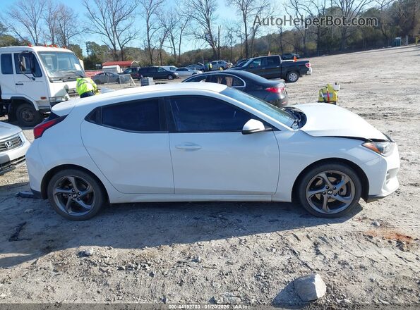 KMHTG6AF9KU009057 2019 HYUNDAI VELOSTER Белый Вид задней части салона
