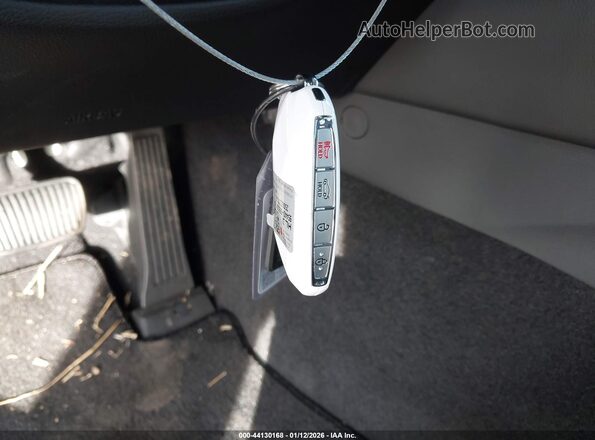 KMTG14SC0TU165491 2026 GENESIS G70 Белый Вид панели приборов