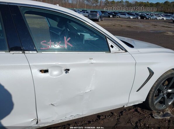 KMTG44LA0KU033379 2019 GENESIS G70 Белый Вид салона спереди
