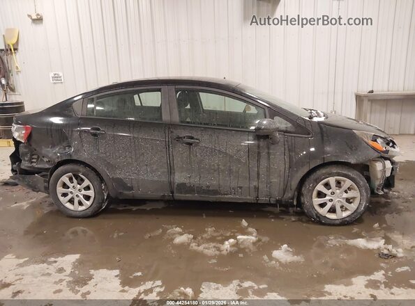 KNADM4A37H6086337 2017 KIA RIO Черный Вид задней части салона