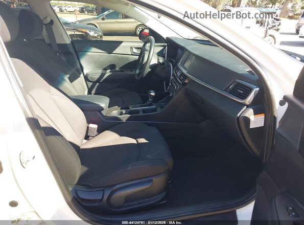 KNAGT4LE6J5024342 2018 KIA OPTIMA HYBRID Белый Вид салона спереди