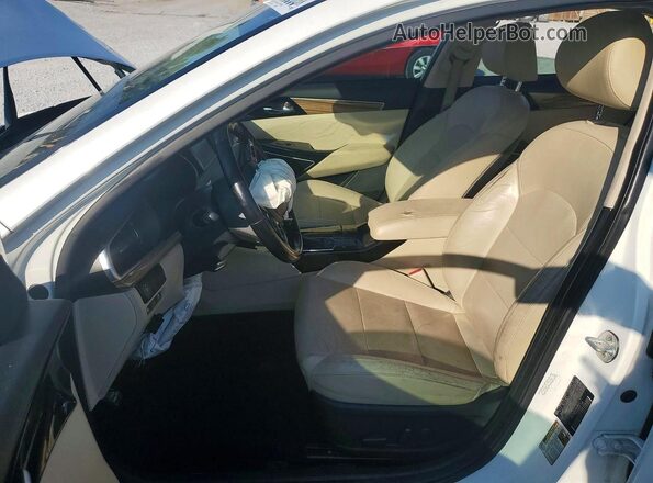 KNALB4J17H5086117 2017 KIA CADENZA Белый Вид салона спереди