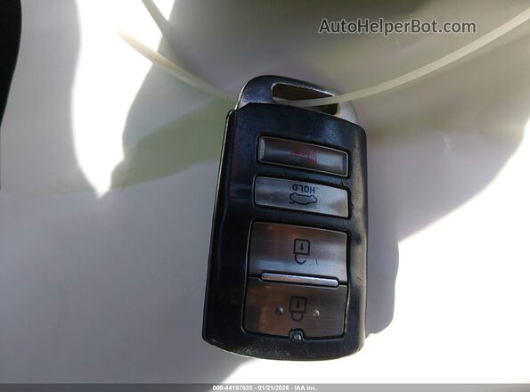 KNALC4J12H5083283 2017 KIA CADENZA Синий Вид панели приборов