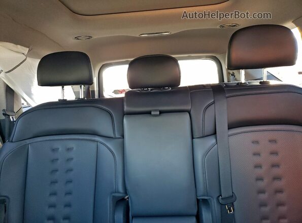 KNDAFFS53R6023281 2024 KIA EV9 Black Widok tylnych siedzeń