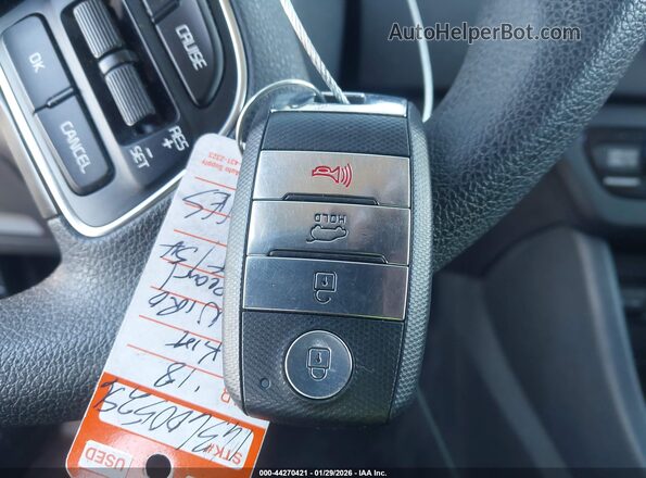 KNDCB3LC1J5204633 2018 KIA NIRO Белый Вид панели приборов