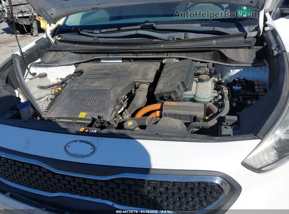 KNDCB3LC5H5065066 2017 KIA NIRO Белый Вид сзади