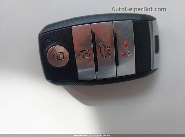 KNDCB3LC5H5088475 2017 KIA NIRO Синий Вид панели приборов