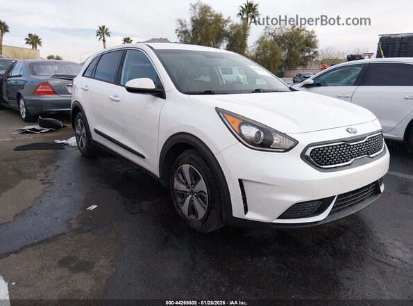 KNDCB3LC6H5078781 2017 KIA NIRO Белый Передняя правая четверть