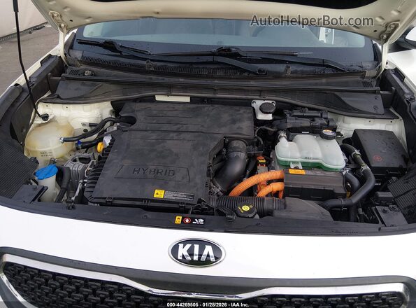 KNDCB3LC6H5078781 2017 KIA NIRO Белый Вид сзади