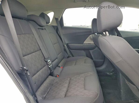 KNDCB3LC8K5250414 2019 KIA NIRO Белый Вид задних сидений
