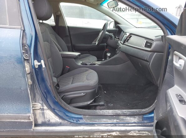 KNDCB3LCXH5044987 2017 KIA NIRO Синий Вид салона спереди