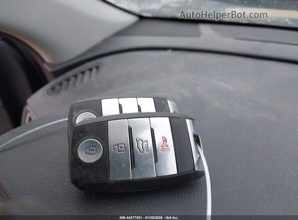 KNDCB3LCXH5044987 2017 KIA NIRO Синий Вид панели приборов