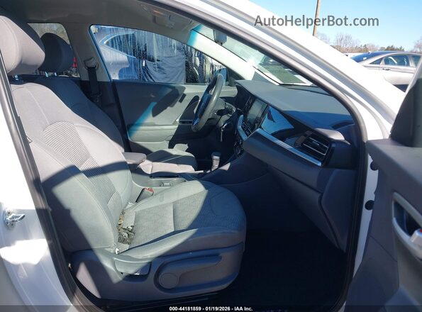 KNDCB3LCXM5471564 2021 KIA NIRO White Вид салону спереду