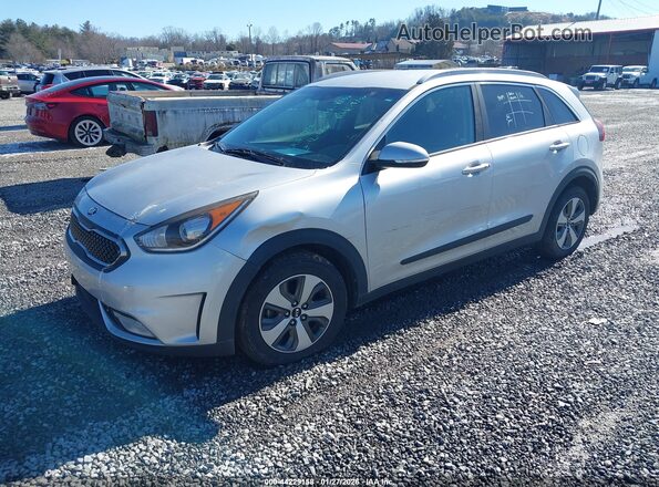 KNDCC3LC4H5043217 2017 KIA NIRO Серебряный Передняя левая четверть