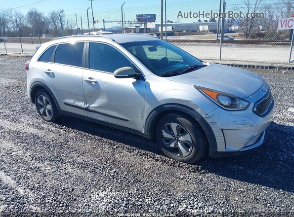 KNDCC3LC4H5043217 2017 KIA NIRO Серебряный Передняя правая четверть