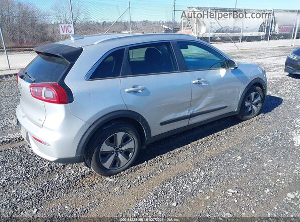 KNDCC3LC4H5043217 2017 KIA NIRO Серебряный Задняя правая четверть
