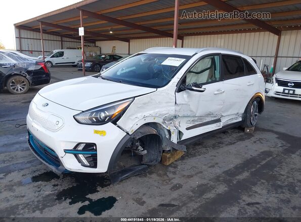 KNDCC3LG3M5107258 2021 KIA NIRO EV Белый Вид спереди