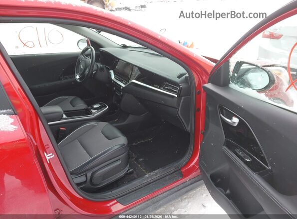 KNDCC3LG9N5142582 2022 KIA NIRO EV Красный Вид салона спереди