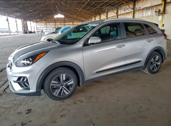 KNDCE3LC0M5465313 2021 KIA NIRO Silver Vista tres cuartos delantera izquierda