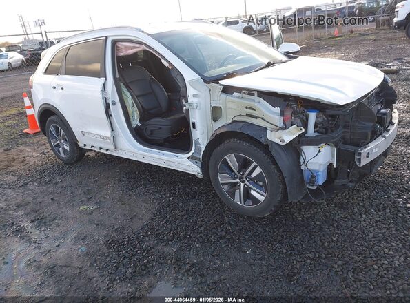 KNDCE3LC1N5529974 2022 KIA NIRO Белый Вид спереди