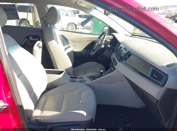 KNDCE3LCXJ5120978 2018 KIA NIRO Красный Вид салона спереди