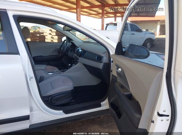 KNDCM3LD7K5299395 2019 KIA NIRO PLUG-IN HYBRID Белый Вид салона спереди