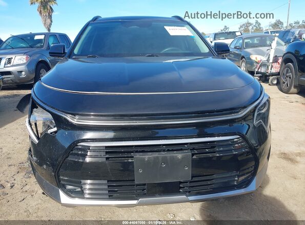 KNDCR3LE5P5041796 2023 KIA NIRO Черный Вид щитка приборов