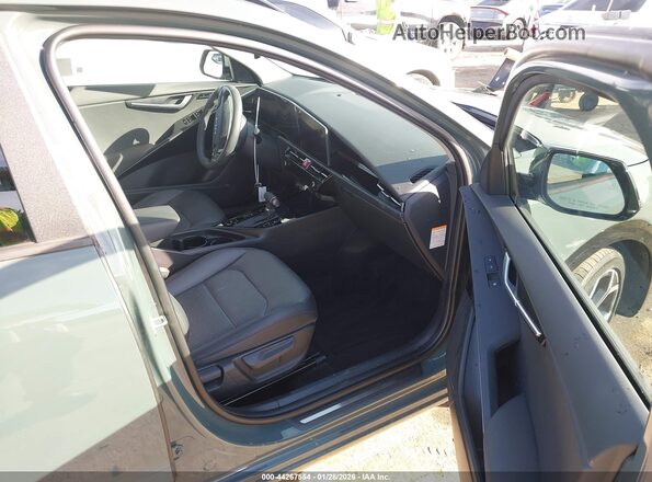 KNDCT3LE9S5217520 2025 KIA NIRO Зеленый Вид салона спереди