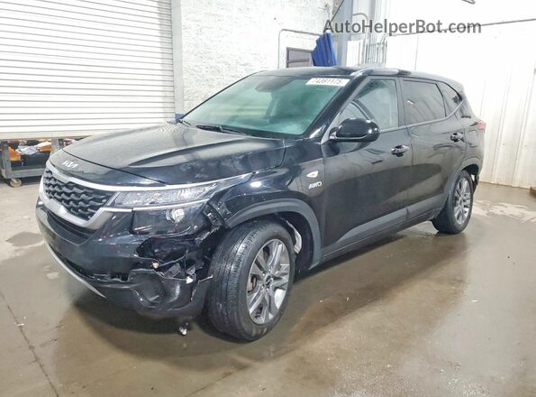 KNDEPCAA9P7348861 2023 KIA SELTOS Черный Передняя левая четверть