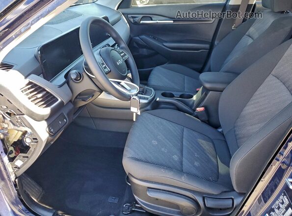 KNDEPCAAXT7844732 2026 KIA SELTOS Синий Вид салона спереди