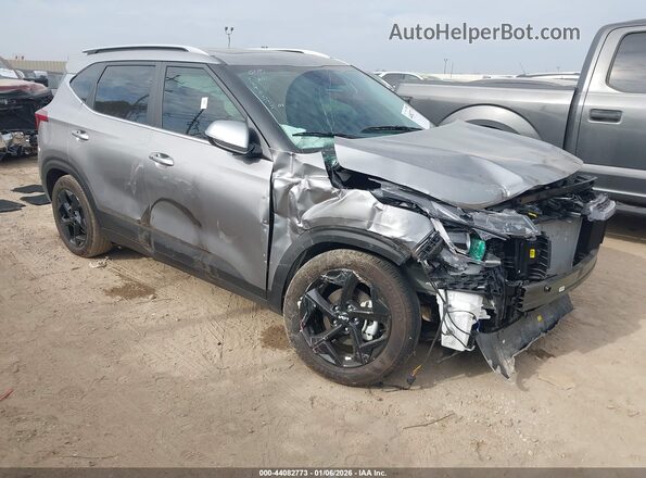 KNDER2AA2T7828660 2026 KIA SELTOS Серый Передняя правая четверть