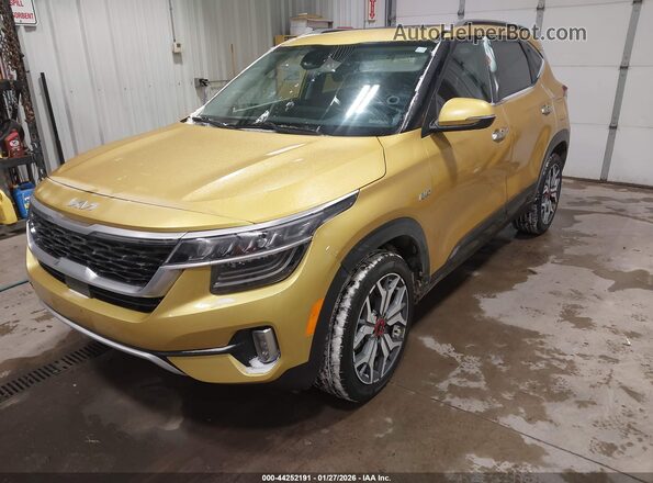 KNDETCA23P7362677 2023 KIA SELTOS Зеленый Передняя левая четверть