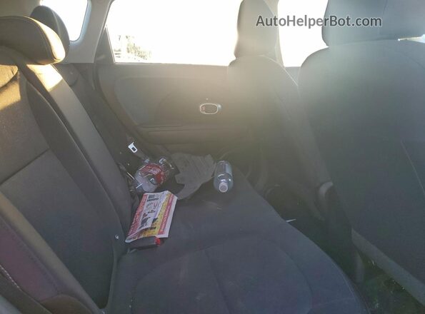 KNDJN2A2XG7875153 2016 KIA SOUL Зеленый Вид задней части салона