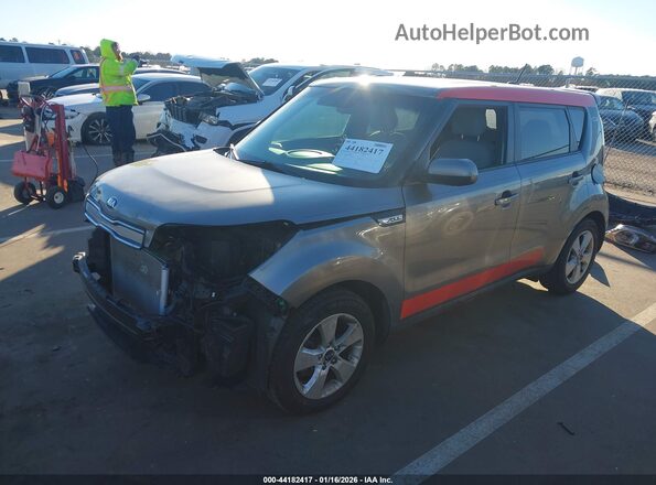 KNDJN2A2XJ7589598 2018 KIA SOUL Серый Передняя левая четверть